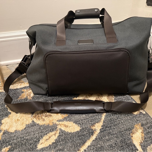 TUMI Gray and Brown Men's Alpha Collection Travel Bag NWT - Picture 6 of 9